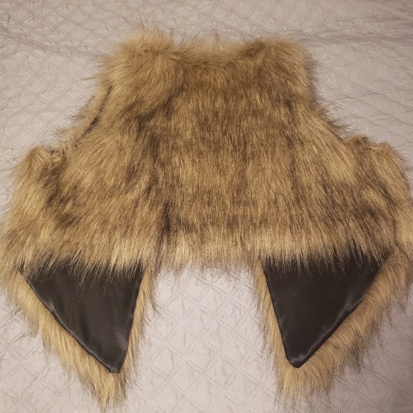 Faux Fur Vest - Picture 3 of 6